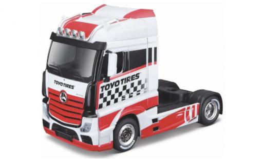 Modelauto Mercedes Actros Gigaspace Custom wit/Dekor Toyo Tires 2020 1/43 Burago