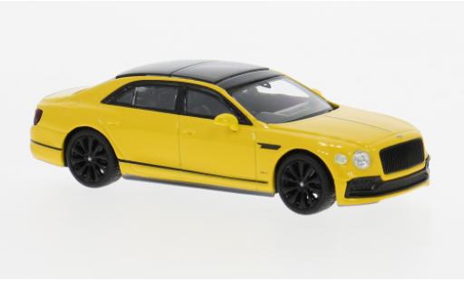 Modelauto Bentley Flying Spur berline geel 2023 1/64 Mini GT