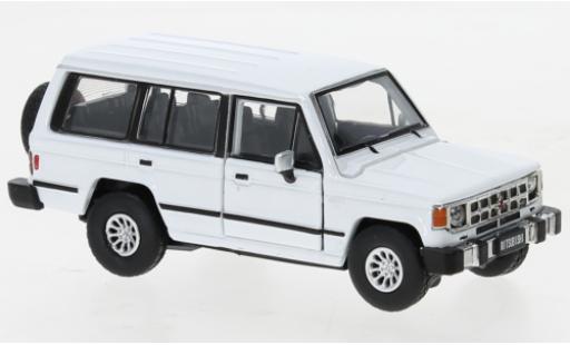 Modelauto Mitsubishi Pajero MK1 wit 1/64 BM Creations