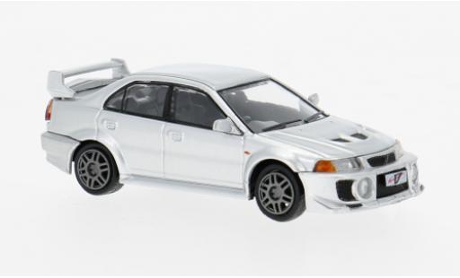 Modelauto Mitsubishi Lancer Evolution V grijs 1/64 BM Creations