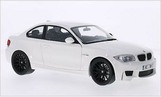 Bmw 1M coupe 1/18 Minichamps wit 2011 E82 modelauto