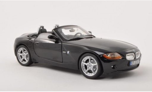 Bmw Z4 roadster 1/18 Burago E85 zwart kap geoffnet 2003 modelauto