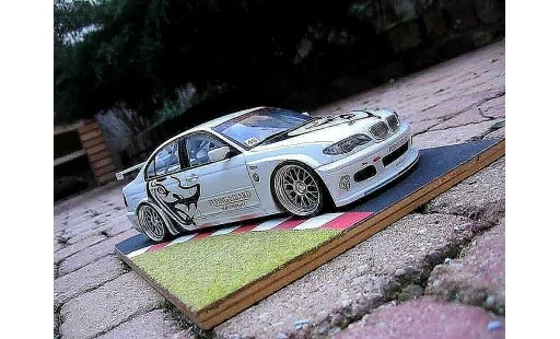 Bmw 320 WTCC 1/18 Autoart E46 i flying lizard modelauto