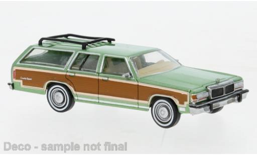 Modelauto Ford LTD Country Squire metallic groen/Dekor 1979 1/87 Brekina