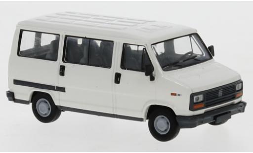 Modelauto Fiat Ducato Bus wit 1982 1/87 Brekina