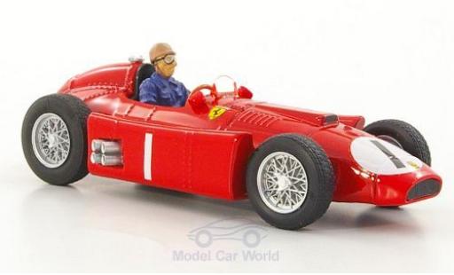 Modelauto Ferrari D50 course No.1 GP Gro&Atilde;�britannien 1956 met Fahrerfigur J.M.Fangio 1/43 Brumm