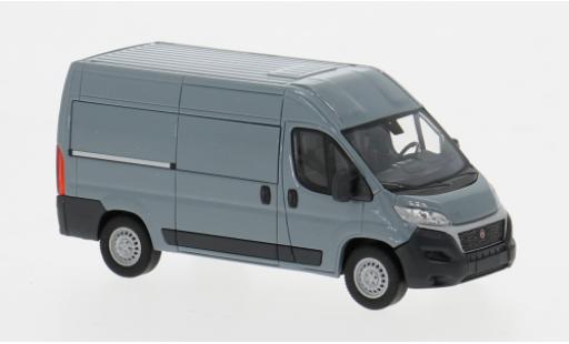 Modelauto Fiat Ducato Bus bestelwagen grijs 2014 1/87 Busch