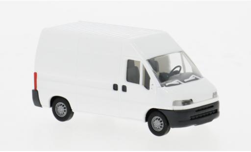 Modelauto Fiat Ducato Bus wit 2018 1/87 Busch