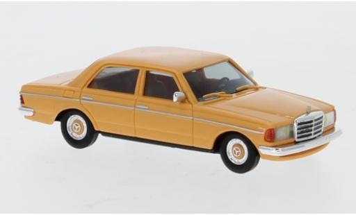 Modelauto Mercedes Classe E Base (W123) 1977 avec geel Scheinwerfern 1/87 Busch