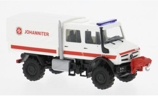 Modelauto Mercedes Unimog U300-U5023 U5023 2013 Johanniter 1/87 Busch