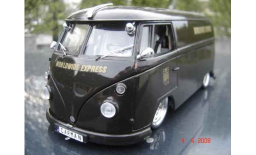Volkswagen Combi Base 1/18 Solido ups modelauto