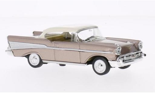 Modelauto Chevrolet Bel Air Coupe roze Lucky Die Cas 1/43 Lucky Die Cast