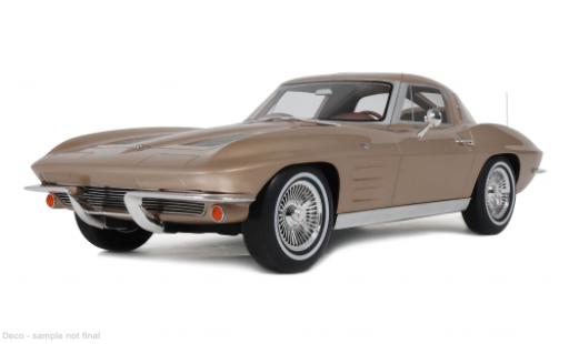 Modelauto Chevrolet Corvette Coupe C2 beige 1963 1/12 GT Spirit