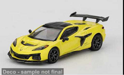 Modelauto Chevrolet Corvette ZR1 C8 geel/zwart 2025 1/64 Mini GT