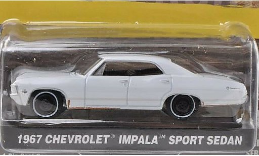 Chevrolet Impala Sedan 1/64 Greenlight Sport wit 1967 modelauto