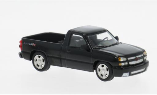 Modelauto Chevrolet Silverado pickup Single Cab zwart 2006 1/64 Para64