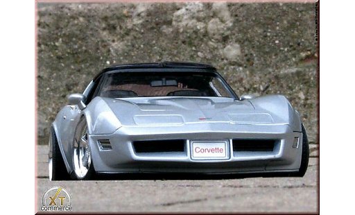 Chevrolet Corvette Coupe 1/18 Welly C3 grijs jantes alu 18 et 19 pouces 1982 modelauto
