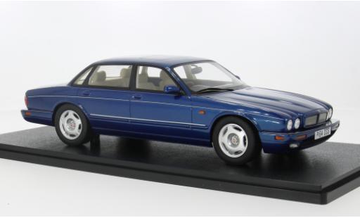 Modelauto Jaguar XJR X300 R () blauw 1995 1/18 Cult Scale Models