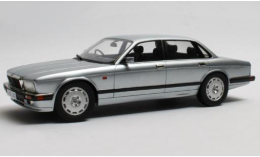 Modelauto Jaguar XJR XJ40 R (40) grijs RHD 1990 1/18 Cult Scale Models