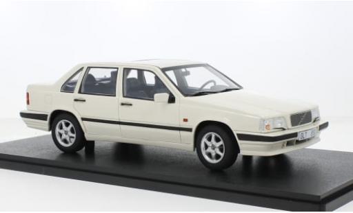 Modelauto Volvo 850 Base GLT wit 1991 1/18 Cult Scale Models