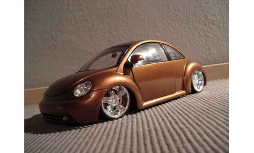 Volkswagen New Beetle Base 1/18 Maisto lv up modelauto