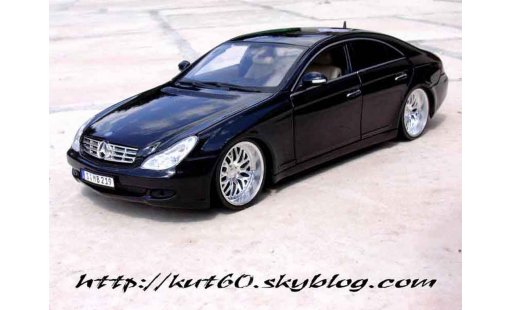 Mercedes Classe CLS Base 1/18 Maisto german look modelauto