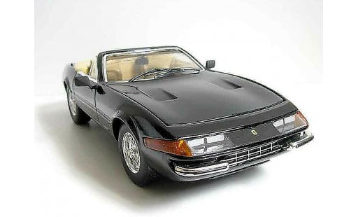 Ferrari 365 GTB/4 1/18 Hot Wheels miami vice daytona modelauto