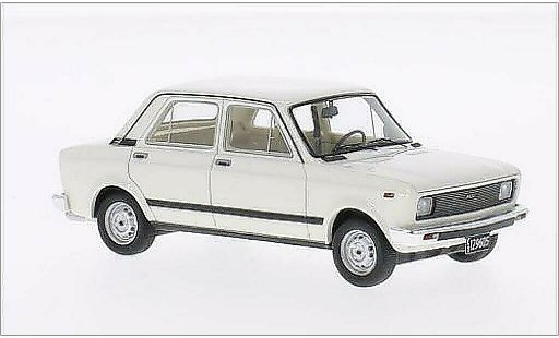 Fiat 128 CL 1/43 Neo wit Maradona 1982 modelauto
