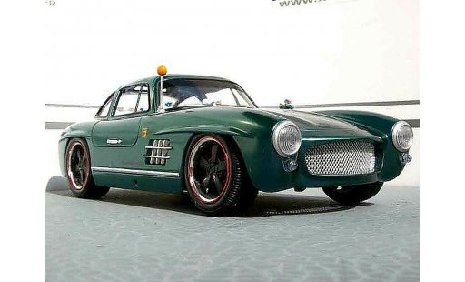 Mercedes 300 Base 1/18 Burago urban hot rod modelauto