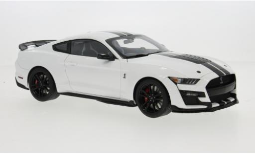 Modelauto Ford Mustang Shelby GT500 Ford Mustang wit 1/18 AUTOart