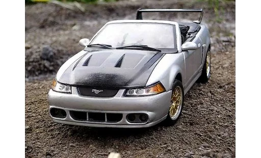 Ford Mustang 2000 1/18 Maisto svt cobra cabriolet modelauto