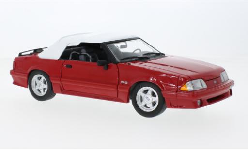 Modelauto Ford Mustang GT Cabriolet rood/wit Beverly Hills Cop II 1991 1/18 GMP