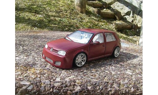 Volkswagen Golf GTI 1/18 Revell bodykit dragon jantes 18 pouces modelauto
