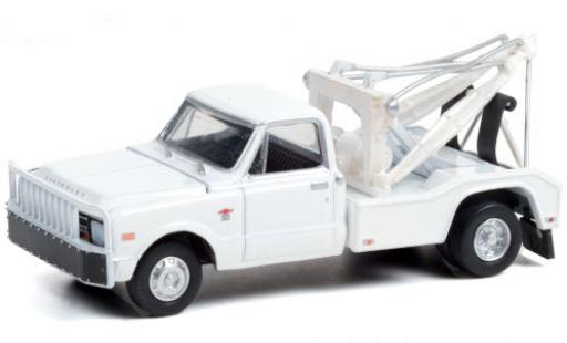 Modelauto Chevrolet C-30 wrecker Dually wit 1968 1/64 Greenlight