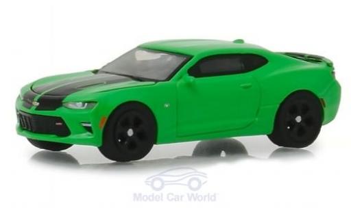 Modelauto Chevrolet Camaro SS groen/zwart 2017 1/64 Greenlight