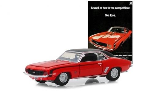 Modelauto Chevrolet Camaro SS rood/mat-zwart 1969 1/64 Greenlight