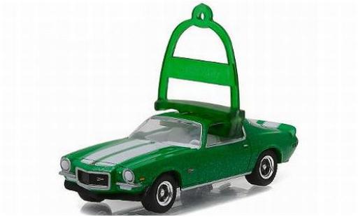Modelauto Chevrolet Camaro Z28 metallic groen/Dekor 1970 vacances Ornaments Series 1 sans Vitrine 1/64 Greenlight