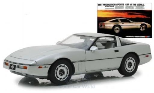 Modelauto Chevrolet Corvette Coupe C4 grijs 1984 1/18 Greenlight