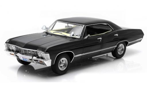 Modelauto Chevrolet Impala Sedan Sport zwart 1967 1/43 Greenlight