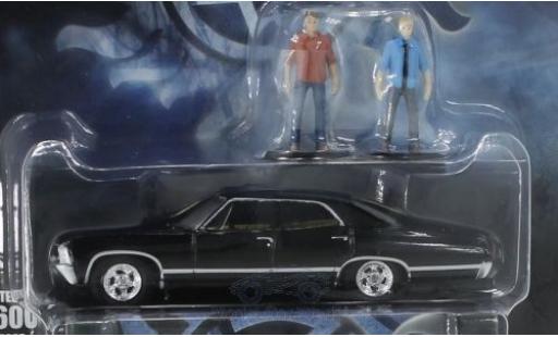 Modelauto Chevrolet Impala Sedan Sport zwart Supernatural 1967 met Figuren 1/64 Greenlight