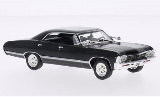 Modelauto Chevrolet Impala Sedan Sport zwart Supernatural TV Series 1967 1/43 Greenlight