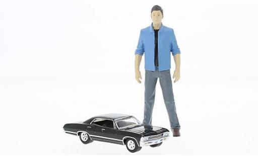 Modelauto Chevrolet Impala Sedan Sport Supernatural avec Dean figurine in 1/18 Greenlight