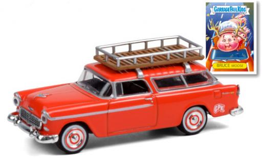 Modelauto Chevrolet Nomad Station Wagon oranje GPK - Garbage Pail Kids 1955 met dakgep&Atilde;&curren;cktr&Atilde;&curren;ger 1/64 Greenlight