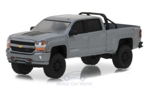 Modelauto Chevrolet Silverado pickup 1500 metallic grijs 2018 1/64 Greenlight