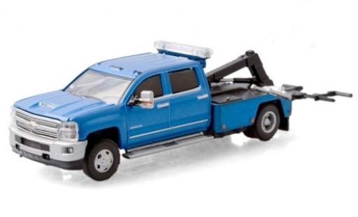 Modelauto Chevrolet Silverado wrecker 3500 HD metallic blauw 2018 1/64 Greenlight
