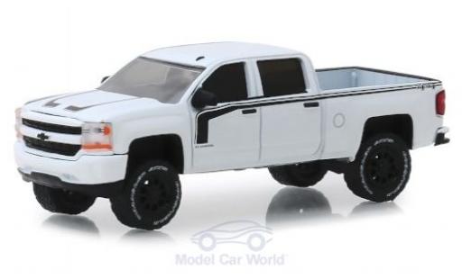 Modelauto Chevrolet Silverado pickup Rally 2 wit/zwart 2017 1/64 Greenlight