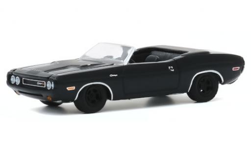 Modelauto Dodge Challenger Cabriolet R/T zwart/mat-zwart 1970 1/64 Greenlight
