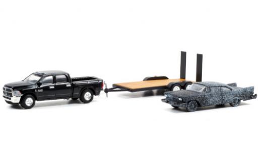 Modelauto Plymouth Fury Christine 2500 mat-zwart 2018 met 1958 Plymouth Fury brandbesch&Atilde;&curren;digt en Zweiachsautotransporter met Auffharrampen 1/64 Greenlight