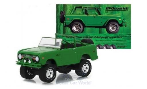 Modelauto Ford Bronco Wagon groen 1971 1/64 Greenlight