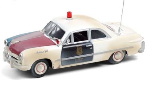 Modelauto Ford Custom Police Club Coupe Tijuana Border Patrol 1949 avec Einsatzspuren 1/43 Greenlight
